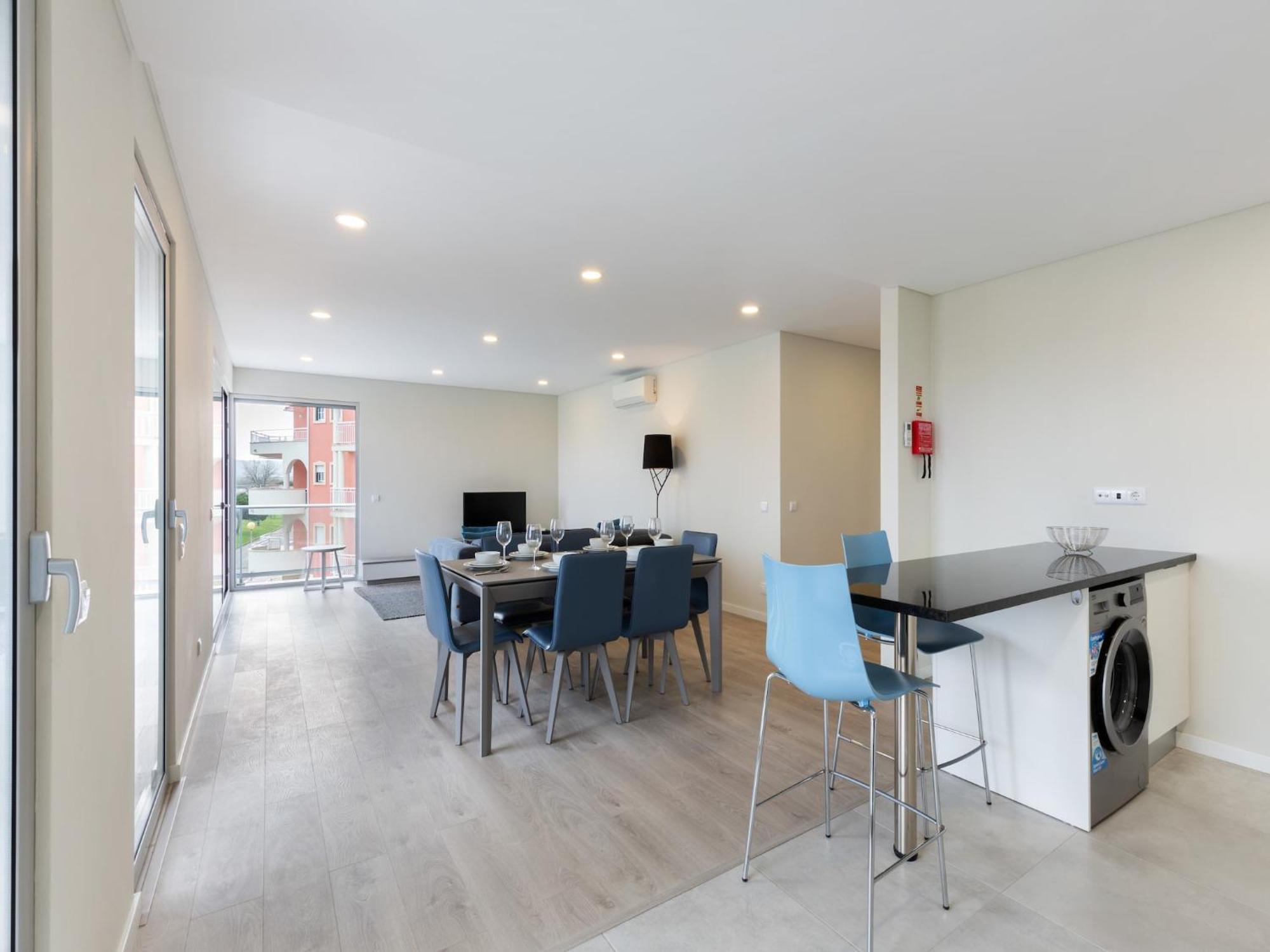 Beautiful Apartment In S O Martinho Do Porto With Balcony São Martinho do Porto Eksteriør bilde