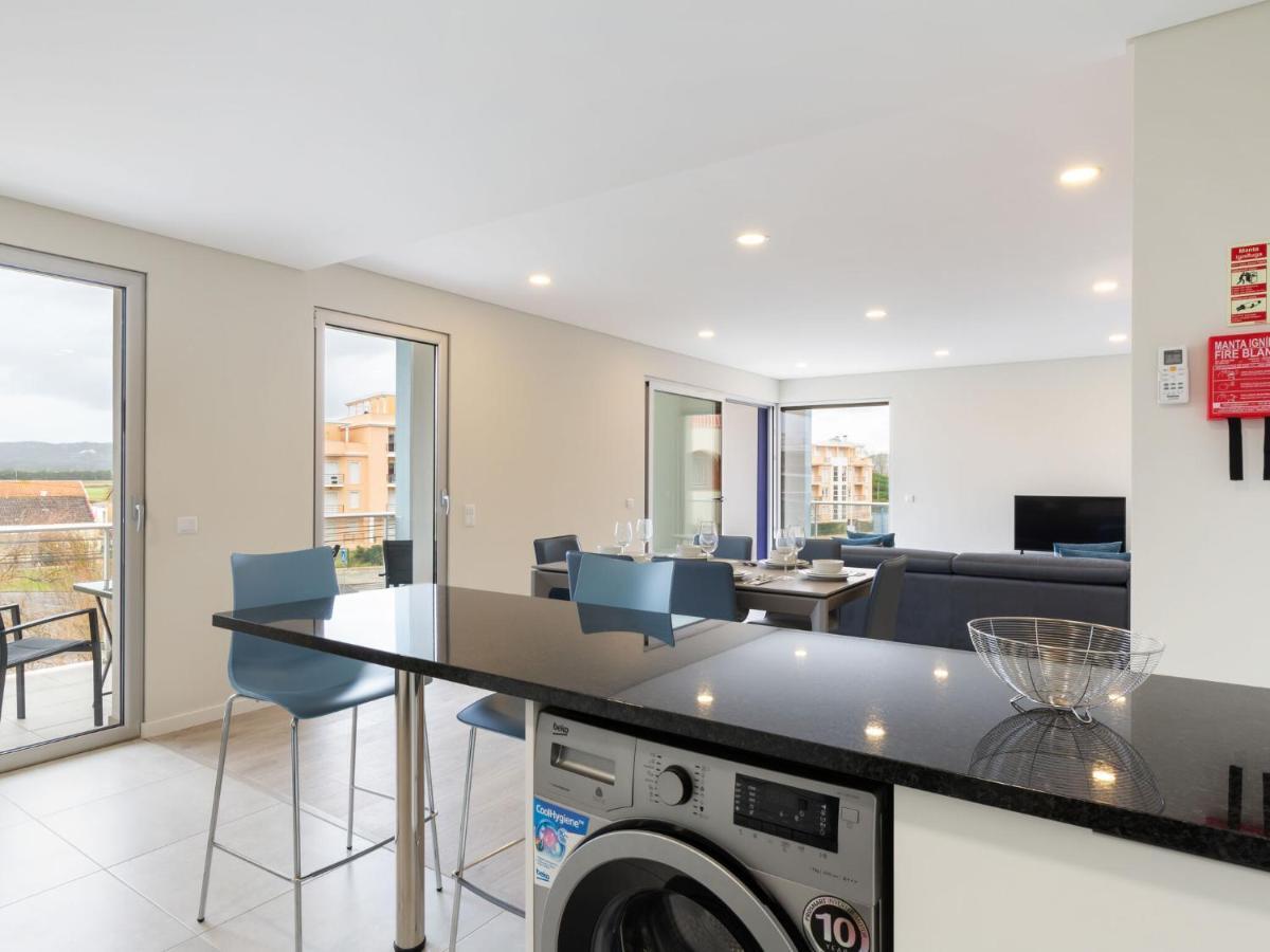 Beautiful Apartment In S O Martinho Do Porto With Balcony São Martinho do Porto Eksteriør bilde
