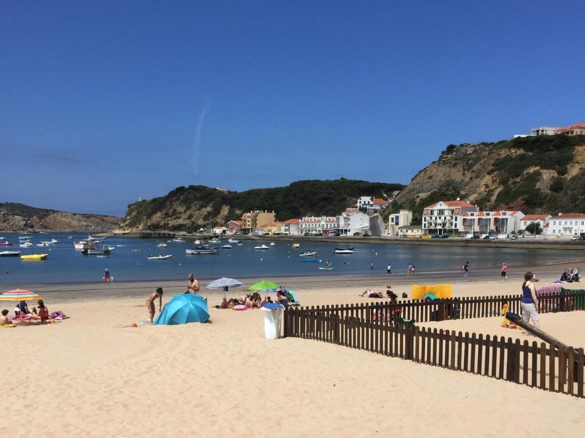 Beautiful Apartment In S O Martinho Do Porto With Balcony São Martinho do Porto Eksteriør bilde