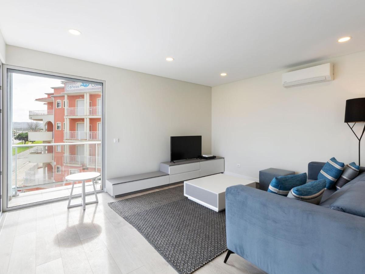 Beautiful Apartment In S O Martinho Do Porto With Balcony São Martinho do Porto Eksteriør bilde